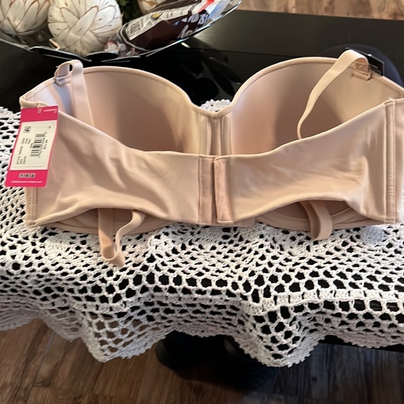 Maidenform full coverage 5 ways to wear bra.  Various sizes.   NWT. - Picture 4 of 7